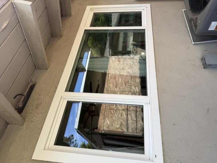 Finished, streak-free three-panel window